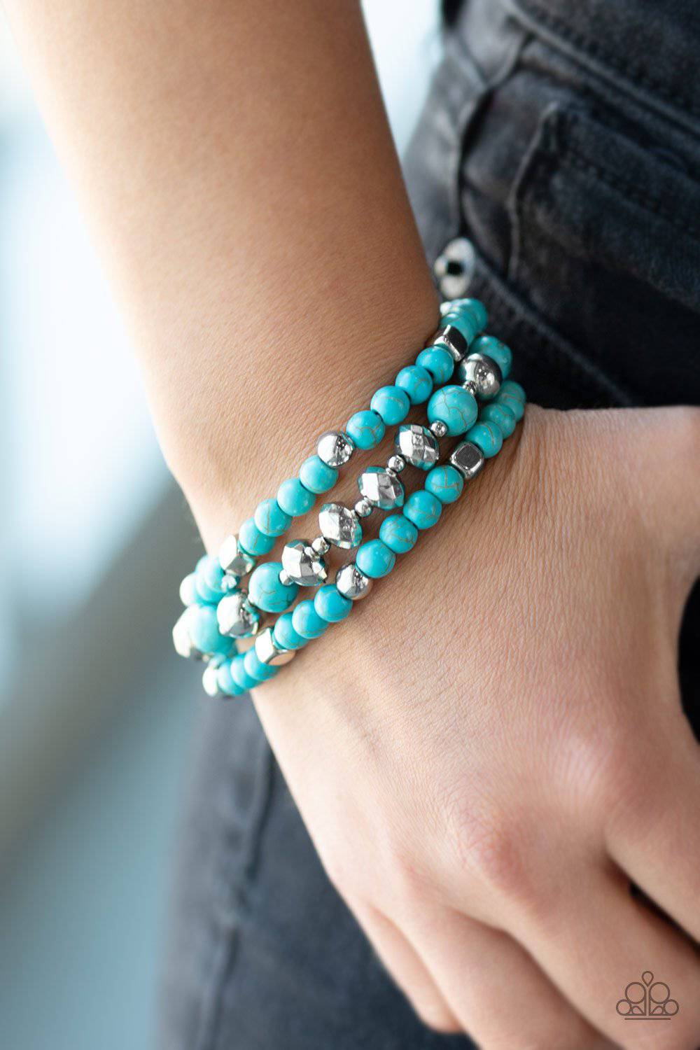Mountain Artist - Turquoise Blue Stretchy Bracelet - Paparazzi Accessories - GlaMarous Titi Jewels