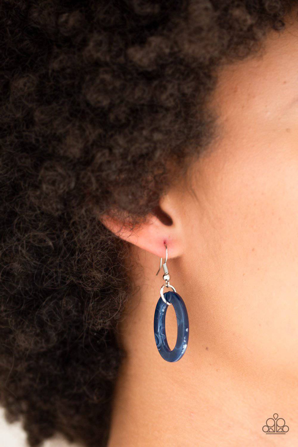 Chromatic Charm - Blue Acrylic Necklace - Paparazzi Accessories - GlaMarous Titi Jewels