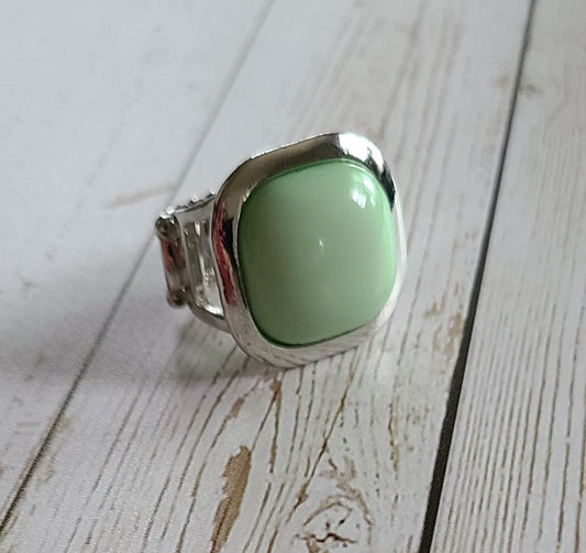 Pop-ulartiy Contest - Green Ring - Paparazzi Accessories - GlaMarous Titi Jewels