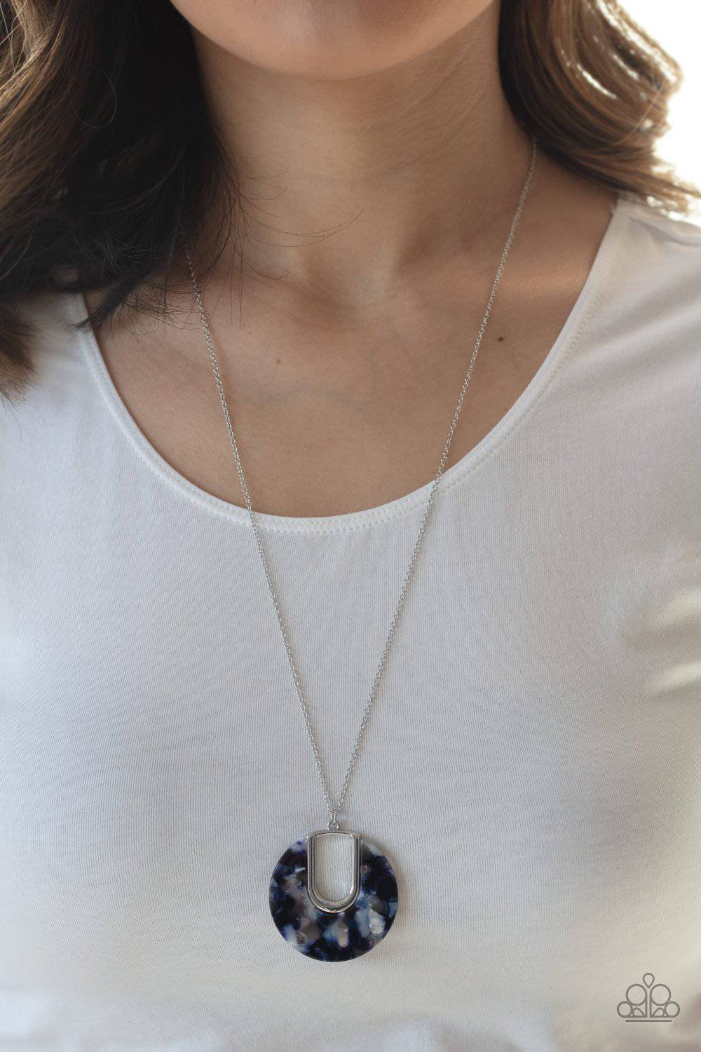 Setting The Fashion - Blue Faux Marble Acrylic Necklace - Paparazzi Accessories - GlaMarous Titi Jewels