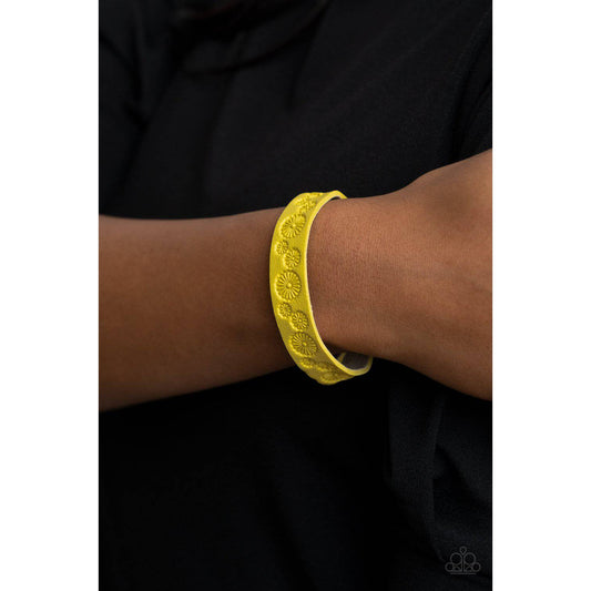 Follow The Wildflowers - Yellow Snap Bracelet - Paparazzi Accessories - GlaMarous Titi Jewels