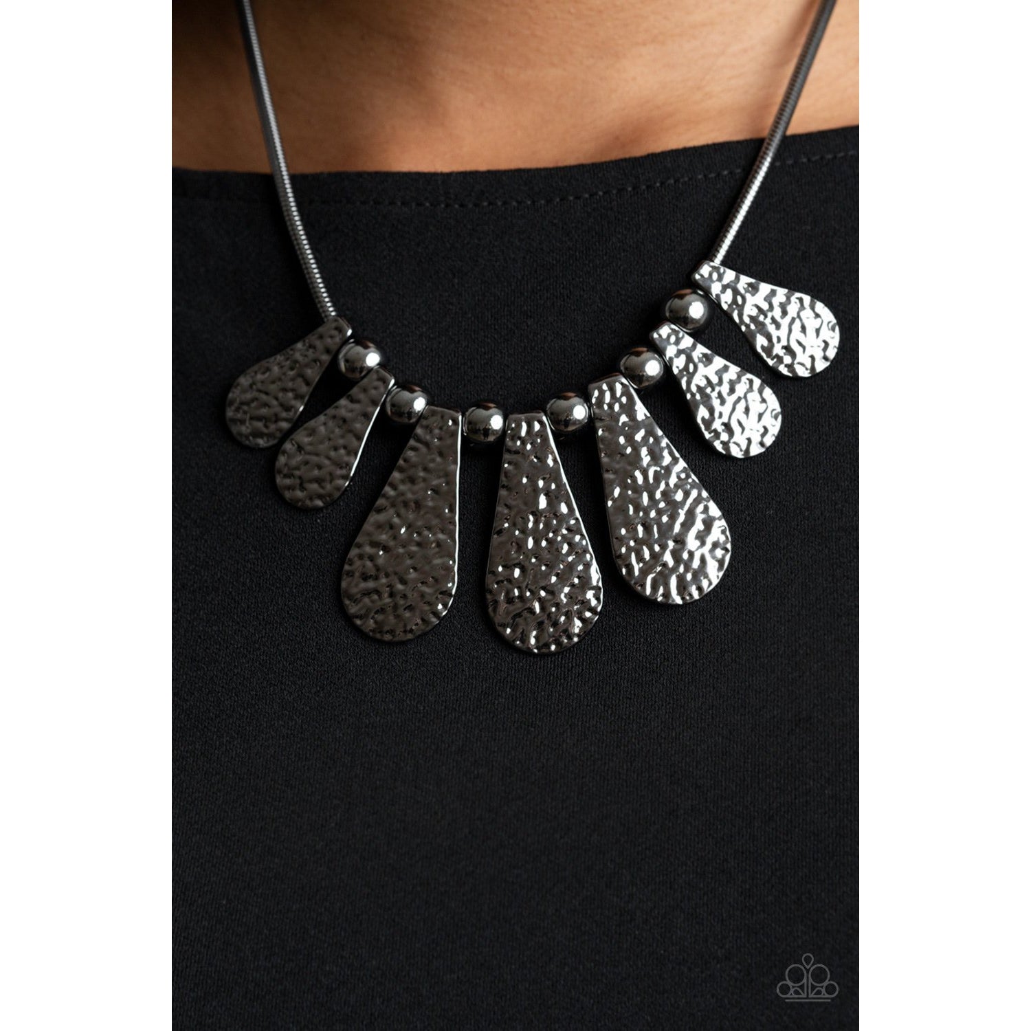Gallery Goddess - Black Necklace - Paparazzi Accessories - GlaMarous Titi Jewels