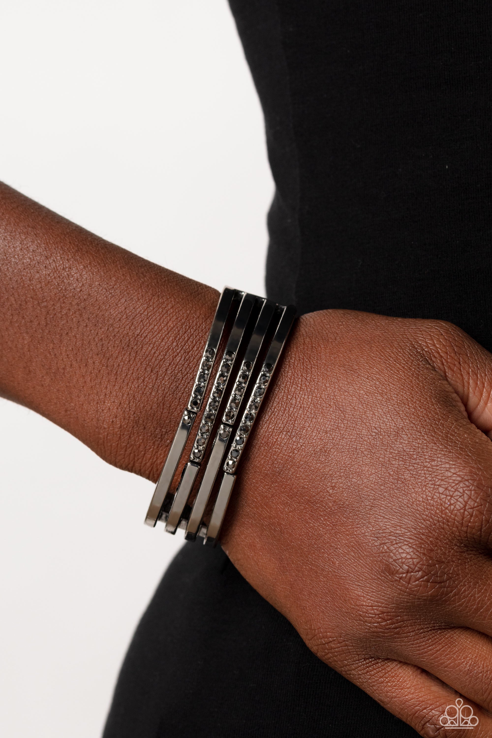 Paparazzi Labyrinth Lure - Black Bracelet ♥ GlaMarous Titi Jewels