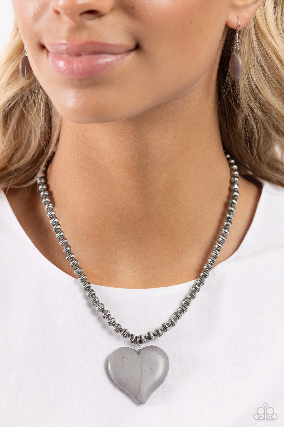 Picturesque Pairing - Silver Necklace ♦ Paparazzi Accessories