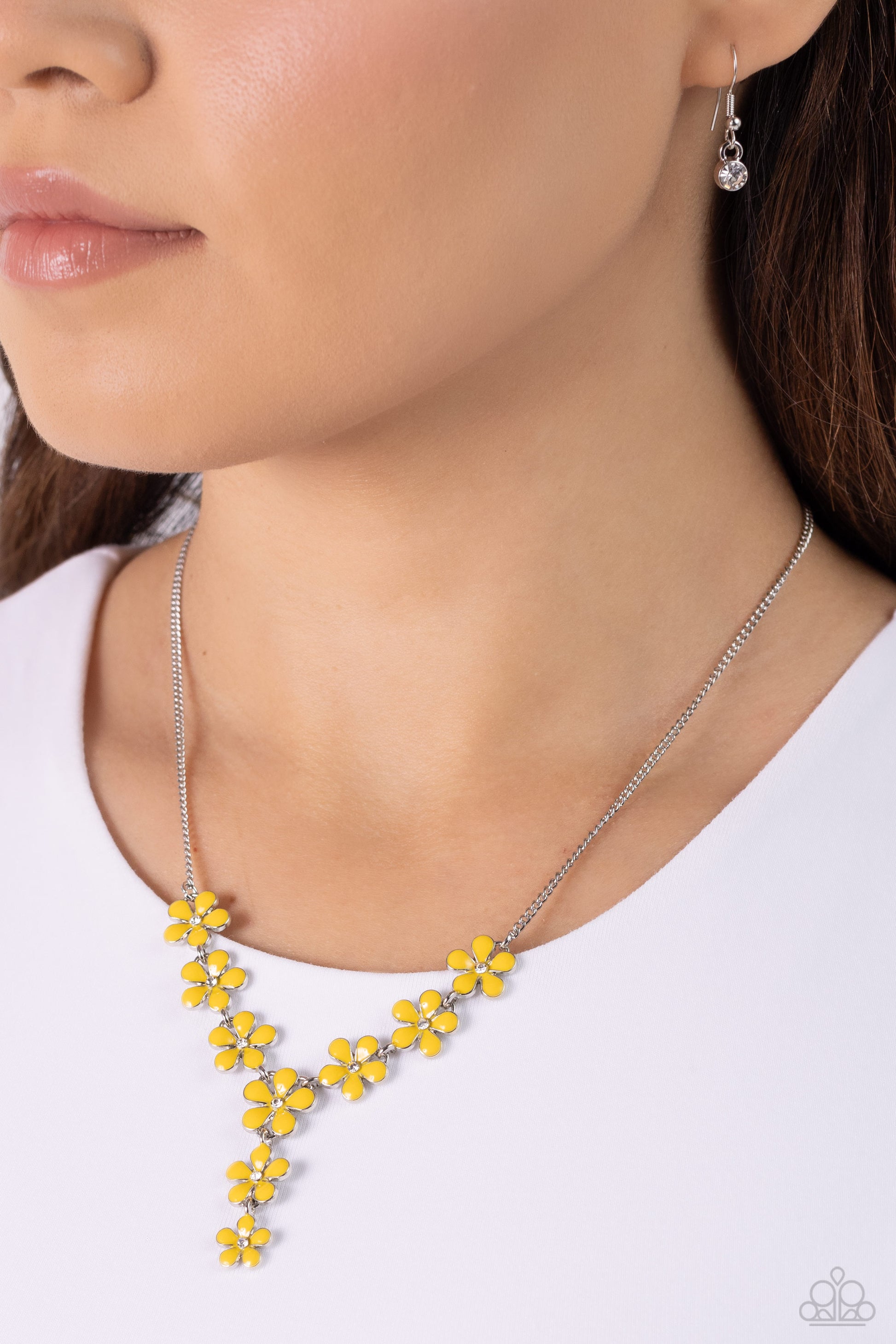 Paparazzi Flowering Feature - Yellow Necklace