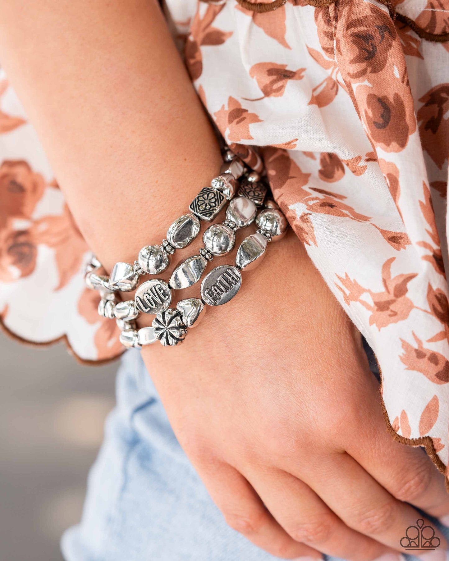 Paparazzi Enchanting Emotion - Silver Bracelet